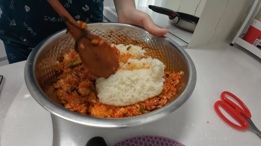 집에서 만들어 먹는 양푼 비빔밥 특징.jpg_17.png