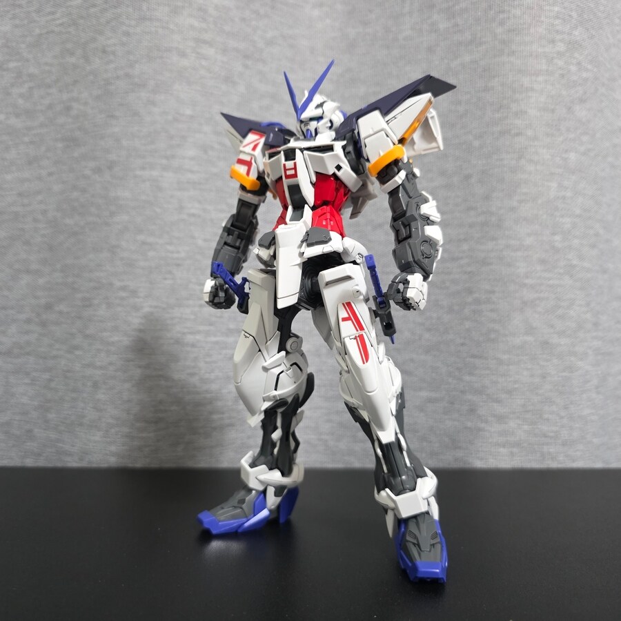 MG GBK-20 건담 어스트레이_9.jpg