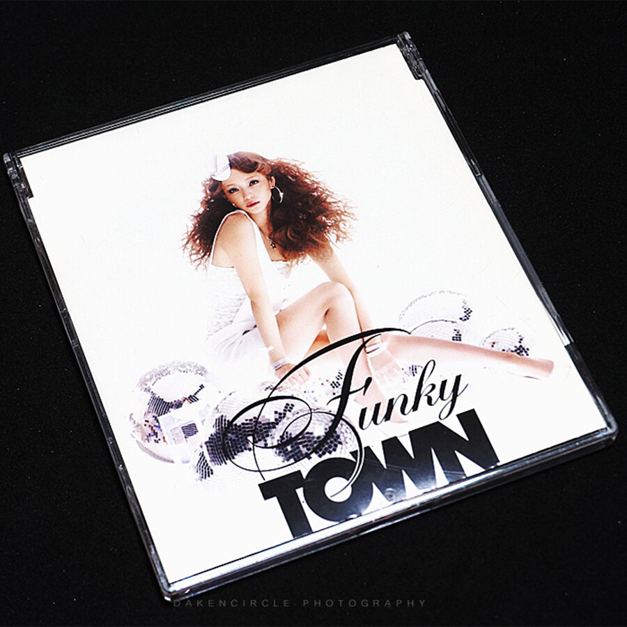 아무로 나미에_ 펑키타운(Funky Town)_1.jpg