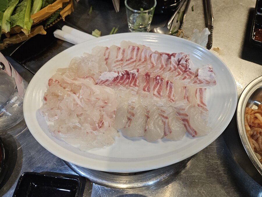 회 포함 수산물을 저렴한 가격에 먹을수 있는 경남 진해 동부회센타_27.jpg