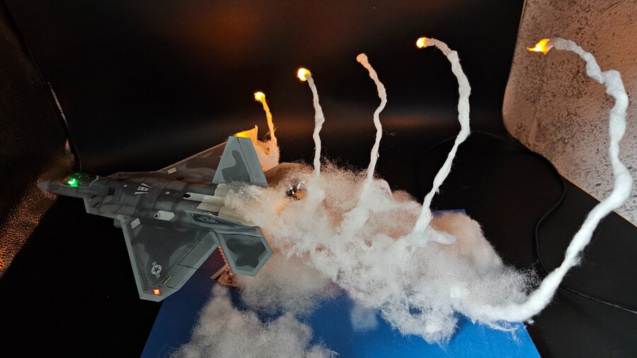 F-22 아카데미 울프팩 랩터_LED플레어 디오라마_4.jpg