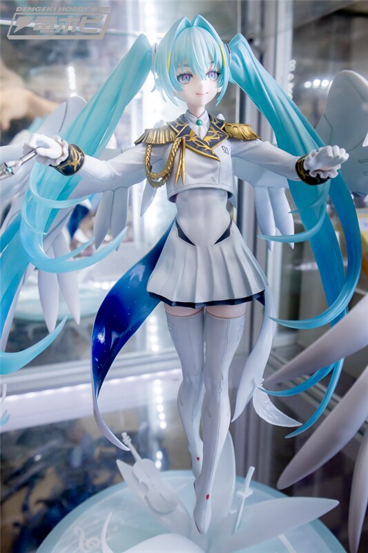 [메가하우스] 하츠네 미쿠 X 윙건담 제로 EW 추가 전시 이미지_2.png