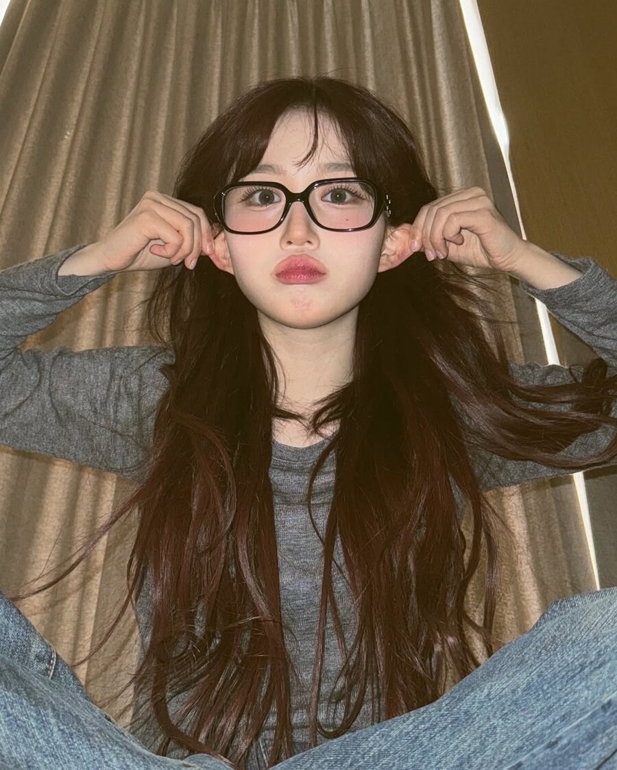 여성아이돌 안경_1.jpg