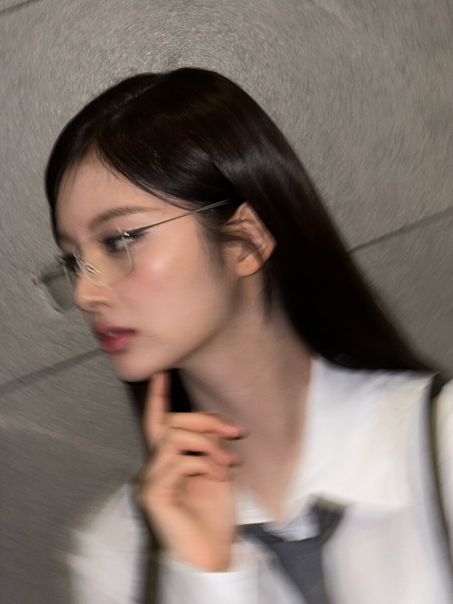 여성아이돌 안경_11.jpg