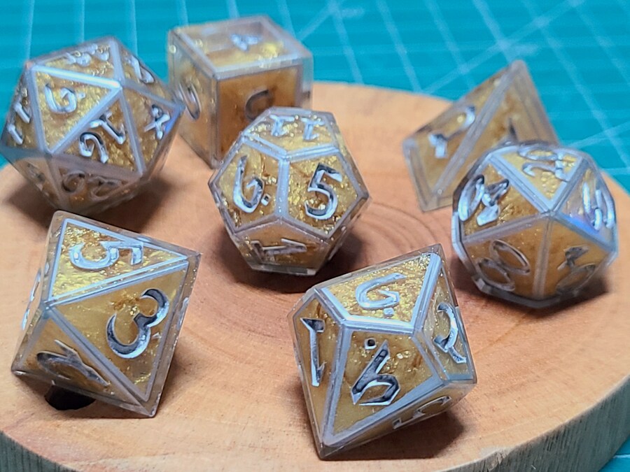 DnD 세션 감상 겸 파티원들에게 선물한 레진 주사위_18.jpg