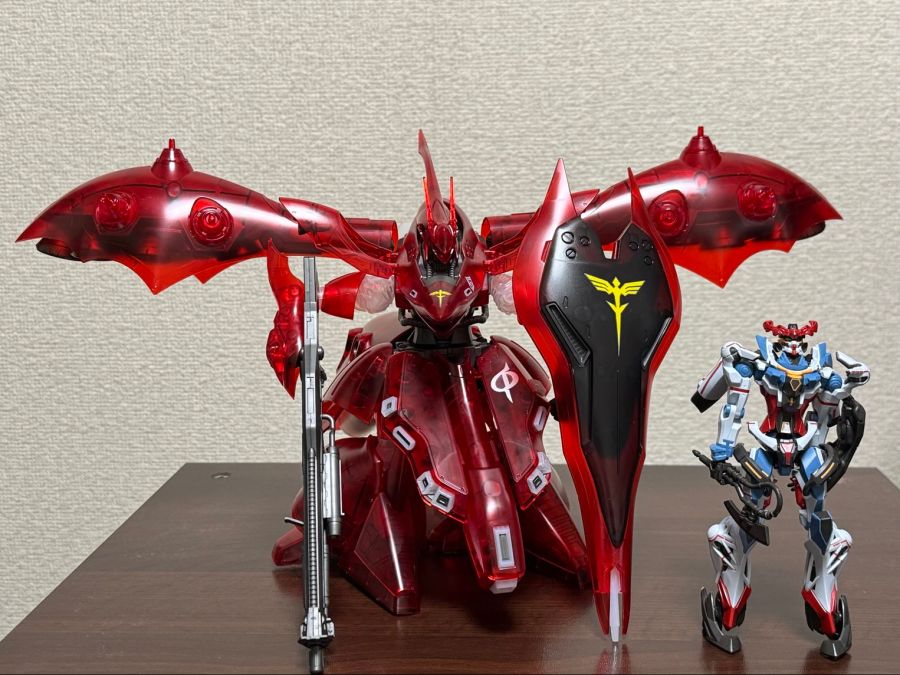 HGUC 1/144 나이팅게일 클리어 컬러 전시 & 가조립 사진_22.jpg