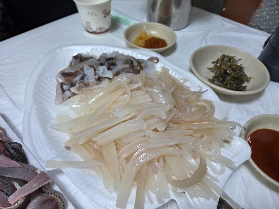 연안부두 수산시장에서 회를 먹자_2.jpg