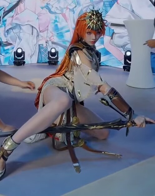 스압)쿠로페스타 아우구스타 코스프레_3.png