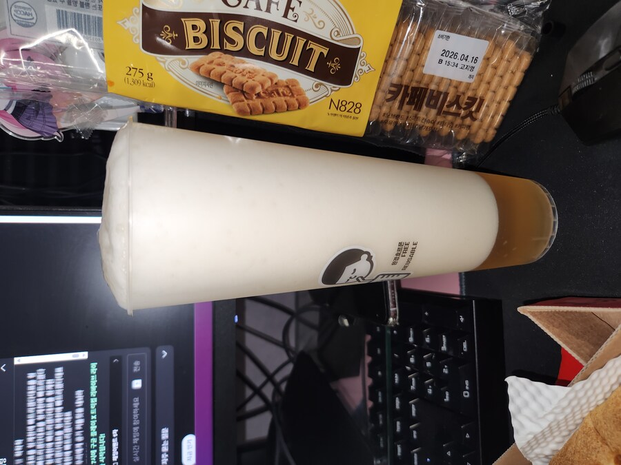 오 나 맥주 잘 따르는 듯_1.jpg
