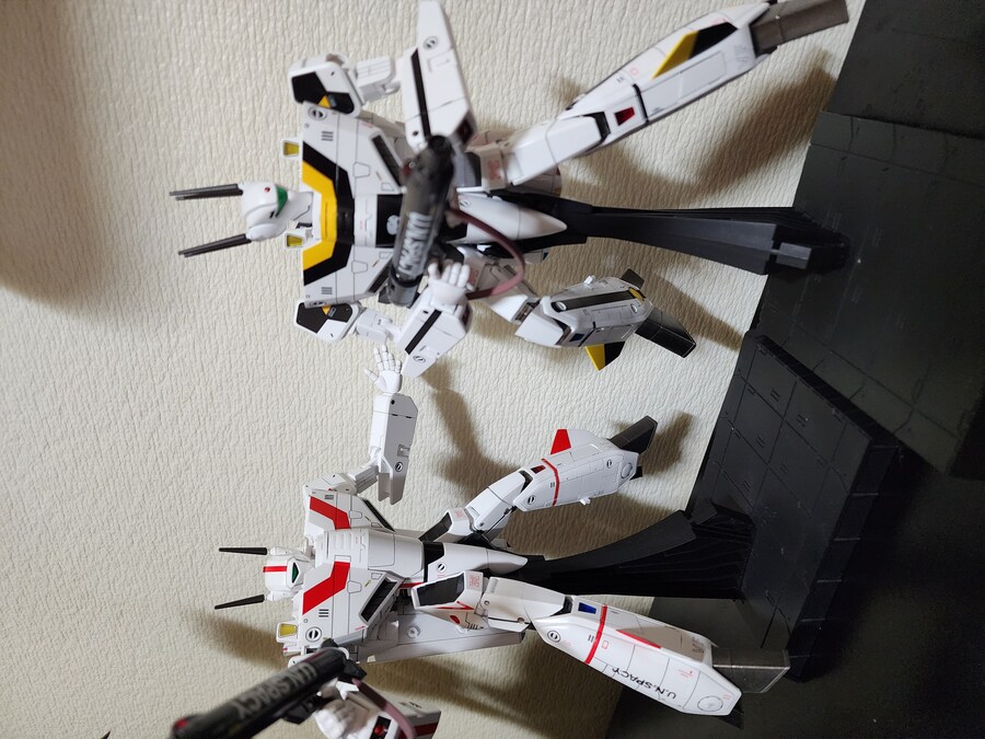 마크로스 vf-1 발키리와 하야세 미사_8.jpg