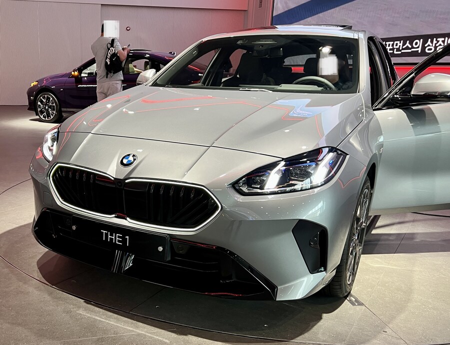 BMW 드센에서 신형 1시리즈 구경_1.jpg