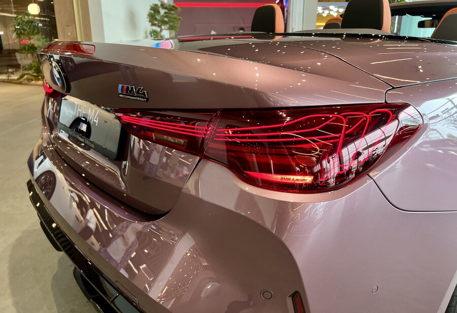 BMW 드센에서 신형 1시리즈 구경_7.jpg