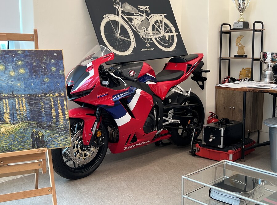 BMW 드센에서 신형 1시리즈 구경_12.jpg