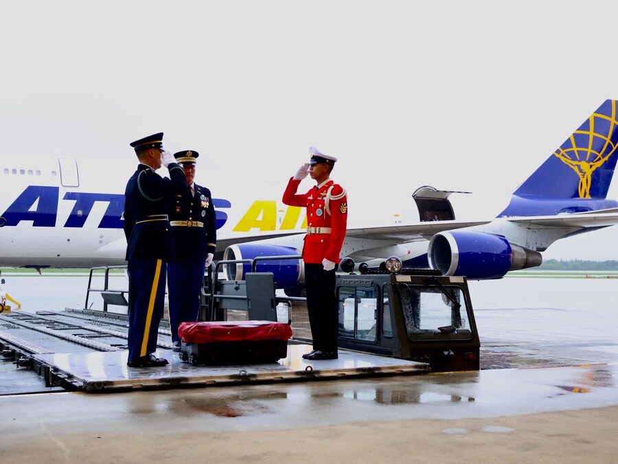 마침내 고향으로 돌아가는 4명의 튀르키예 병사들_4.jpg