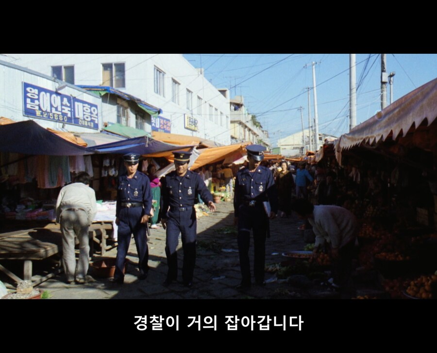스압)경찰이 집단으로 아동을 납치한 충격적인 사건_37.png