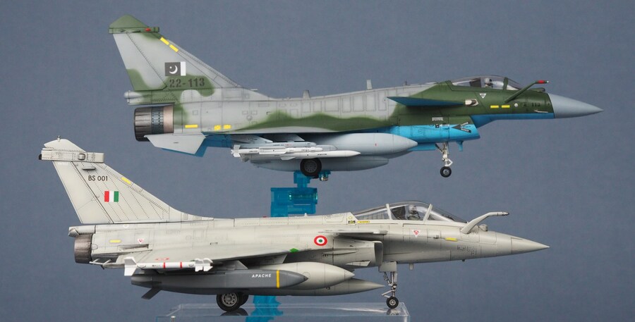 Trumpeter 1/72 J-10CE & Rafale (2 in 1)_7.jpg