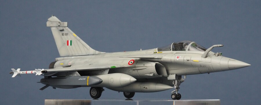 Trumpeter 1/72 J-10CE & Rafale (2 in 1)_19.jpg