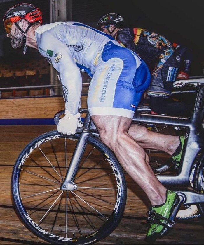 픽시로 70km/h 밟는 법_1.jpg