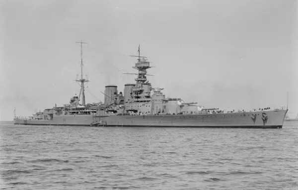 역사)영국 국민들의 사랑을 받던, 하지만 비참한 최후를 맞이한 "후드"_1.png