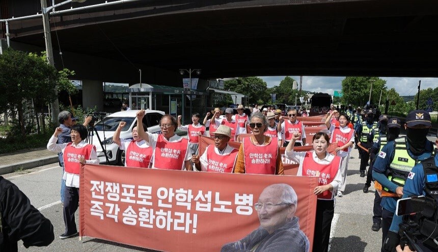'북한 가겠다' 비전향장기수 안학섭, 통일대교 진입하다 군 제지로 발돌려_2.jpg