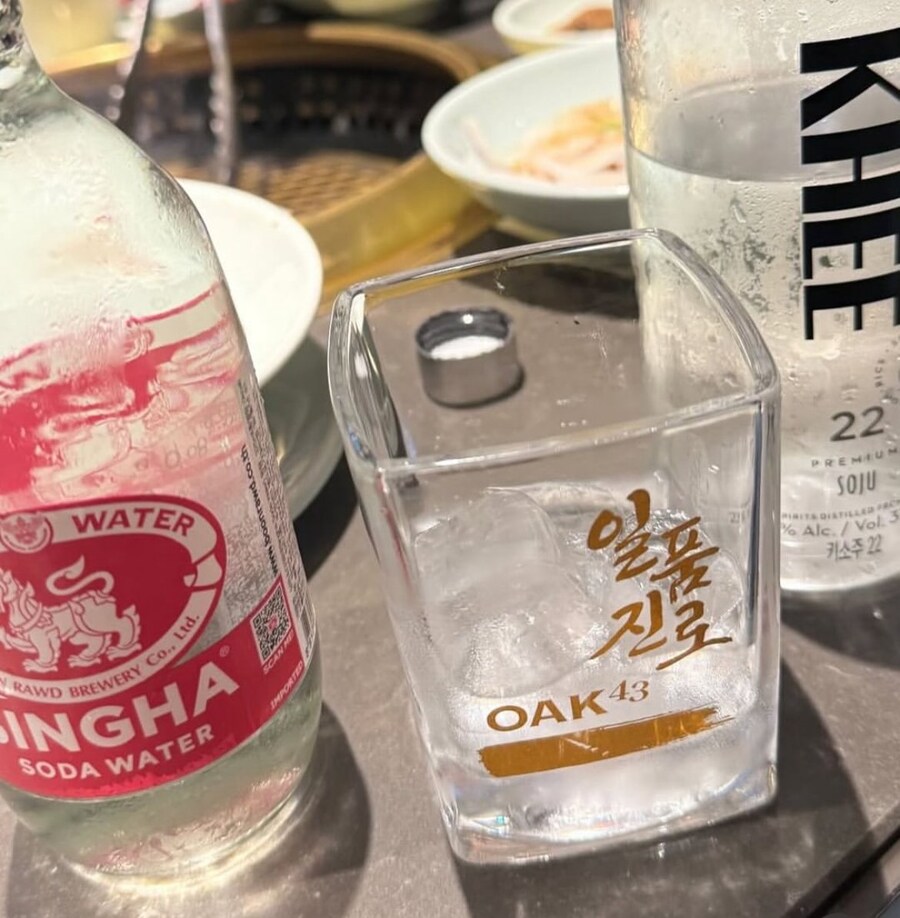 킴 카다시안이 광복절날 올린 사진.jpg_4.jpg