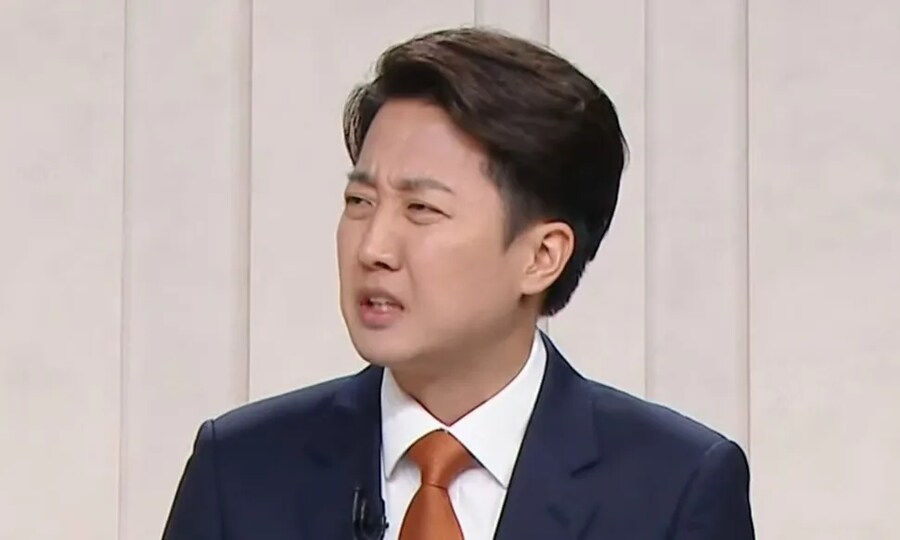 준스기 뱃지 탈착 여부는 어찌되감?_1.png