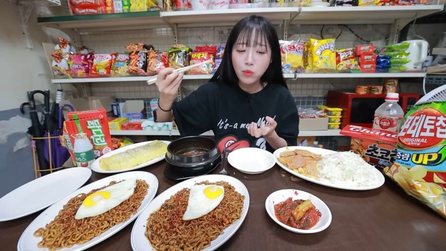 쯔양을 모르는 아저씨.jpg_1.jpg