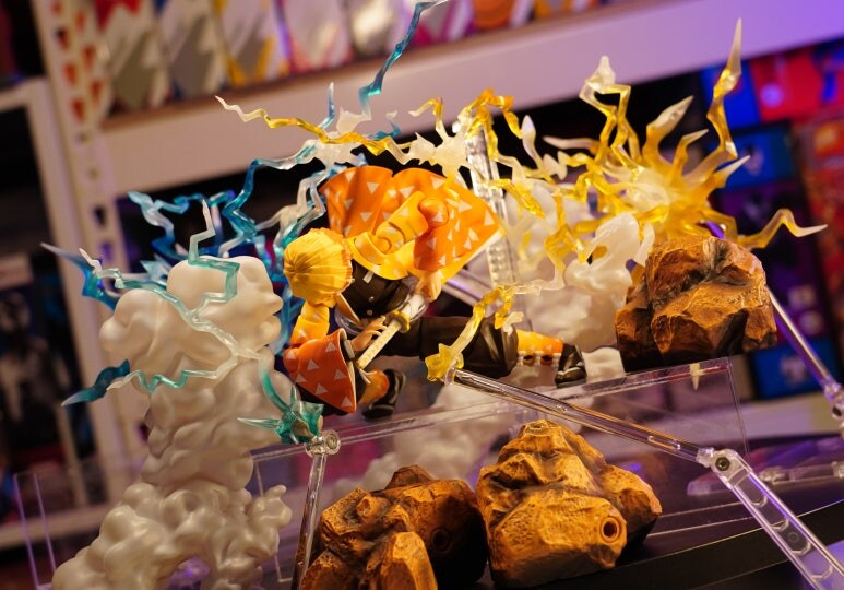 귀멸의 칼날 젠이츠 액션피규어로 번개의 호흡 포징하기📸_5.jpg