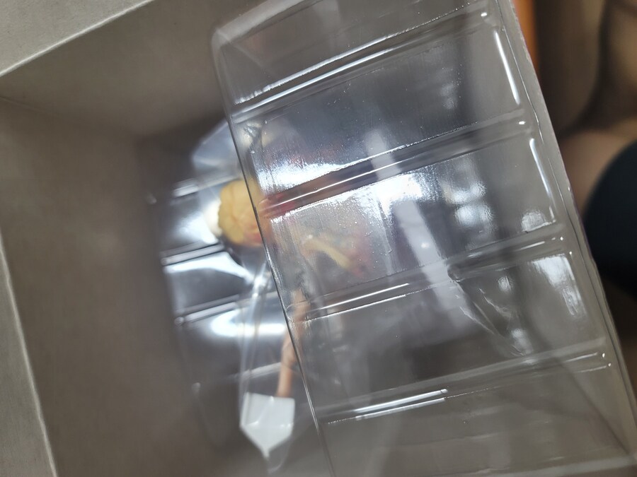 당근에서 저렴하게 산 쉐릴 경품 피규어._1.jpg