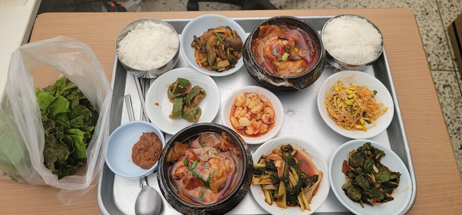 동묘 금요일 6000원 제육백반_1.jpg