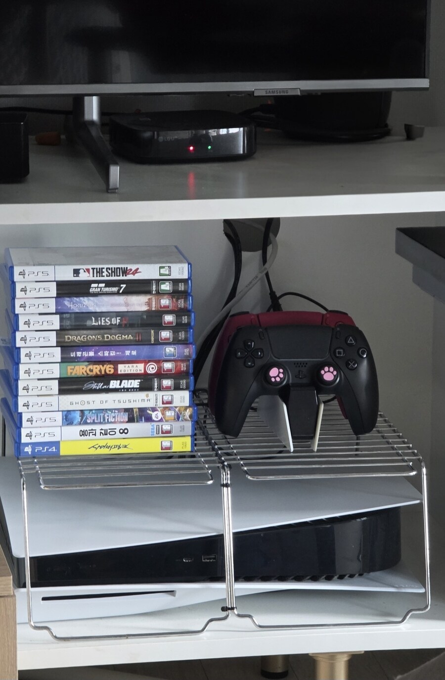 PS5 세워쓰면 안좋데서_1.jpg