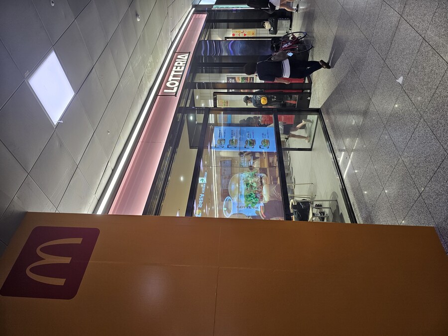 서울역 패스트푸드점 근황_4.jpg