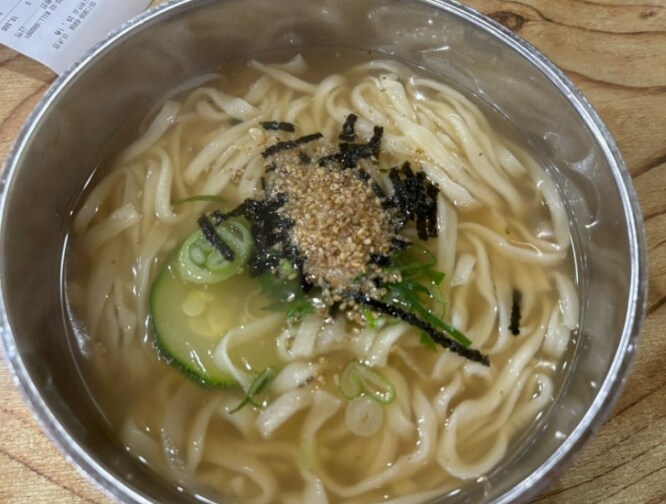 부산의 3000원 짜리 칼국수_2.png