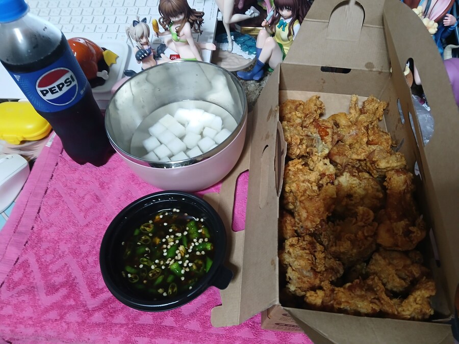 치느님 일용할 양식을 주셔서 감사드리며_1.jpg