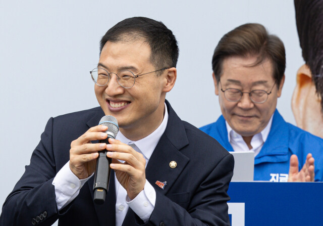 [속보]국힘 탈당 김상욱 폭로 “尹, ‘소맥’ 폭탄 계속 돌려 도망가자 강제로”_1.jpg