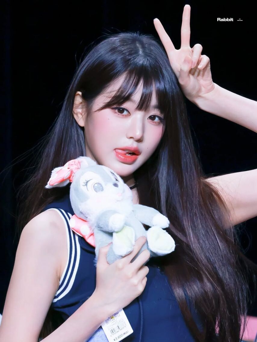 아이브 장원영_9.jpg