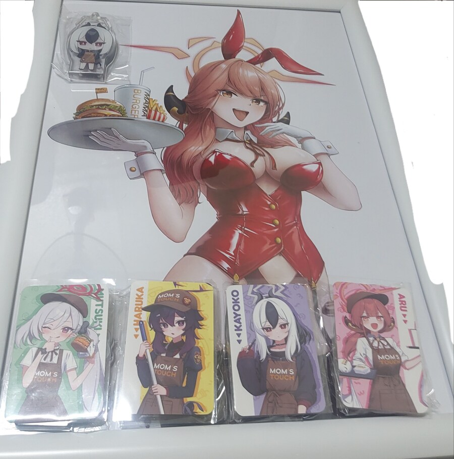 블루아카가 또 맘스터치와 콜라보를 한다니_2.jpg