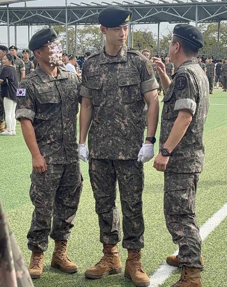 군대에서 사진 보정 없이 쌩얼로 찍힌 차은우_3.jpg