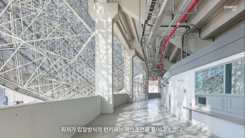 세금 1800억 들여 지었다는 김해 종합운동장.JPG_13.webp