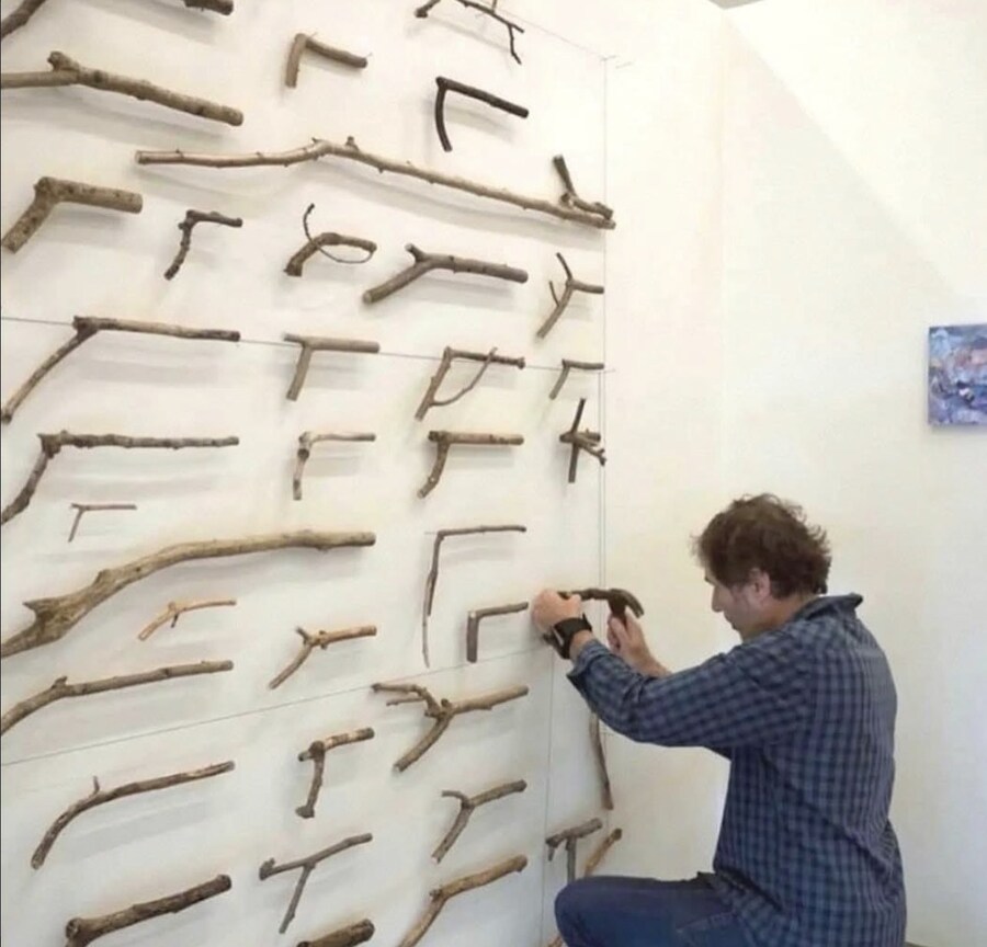 그 남자의 무기고_1.jpg