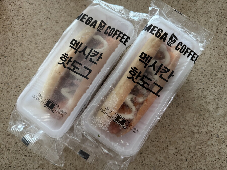 메가커피 핫도그~~~_1.jpg