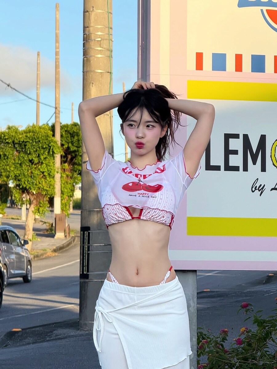 대만에서 인기 많은 한국인 치어리더 누나 수영복...jpg_5.png