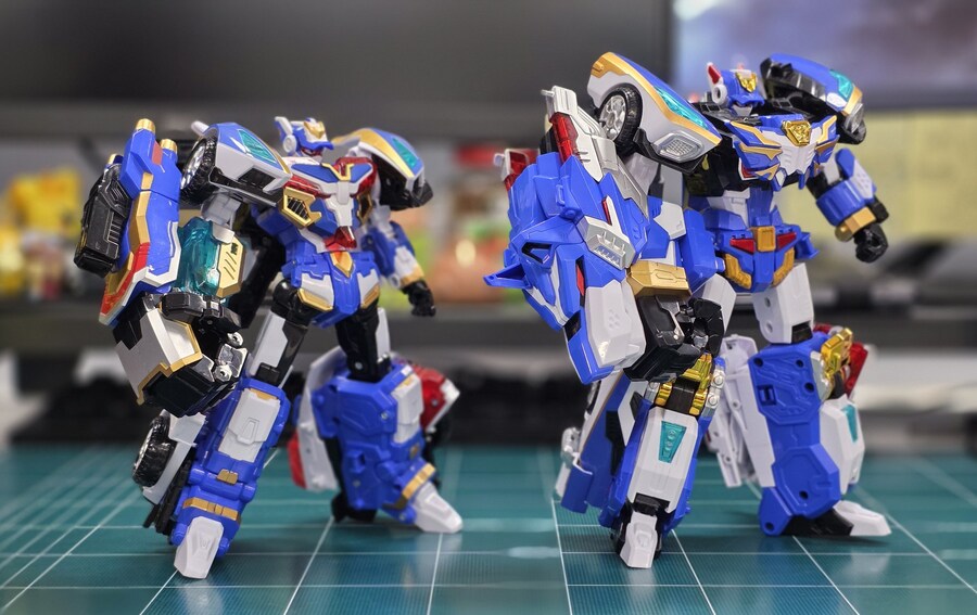 메탈카드봇) 이게 업그레이드 된 블루캅_2.jpg