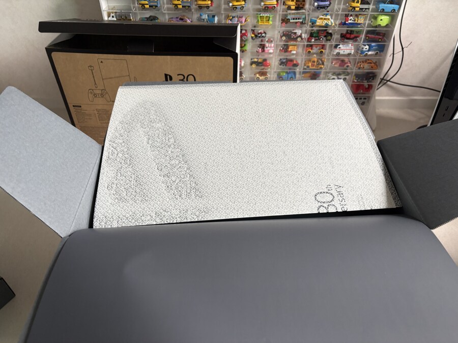 플레이스테이션 30주년 콘솔 언박싱_21.jpg