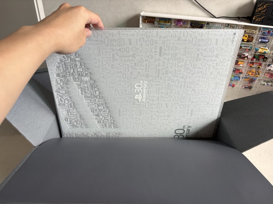 플레이스테이션 30주년 콘솔 언박싱_26.jpg