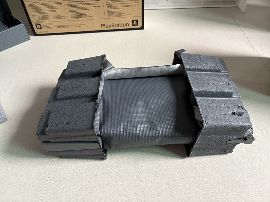 플레이스테이션 30주년 콘솔 언박싱_40.jpg