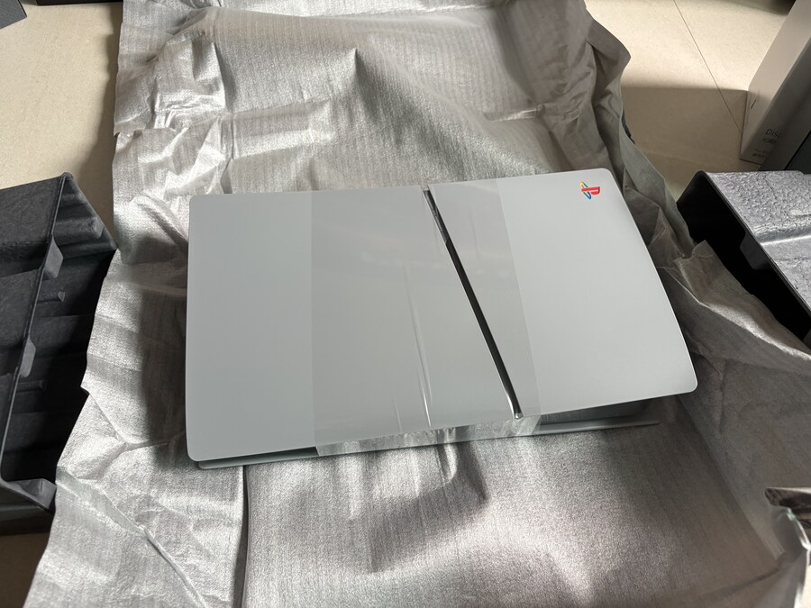 플레이스테이션 30주년 콘솔 언박싱_41.jpg