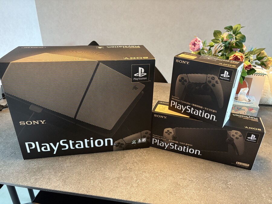 플레이스테이션 30주년 콘솔 언박싱_53.jpg