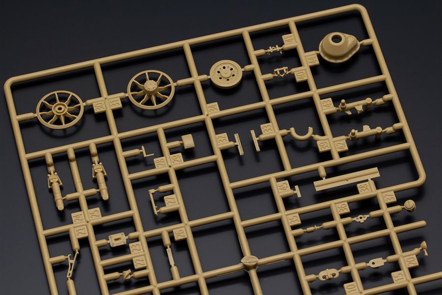 [아카데미 과학] 1/35 독일 3호전차 N형 아프리카 군단 런너 사진_33.png