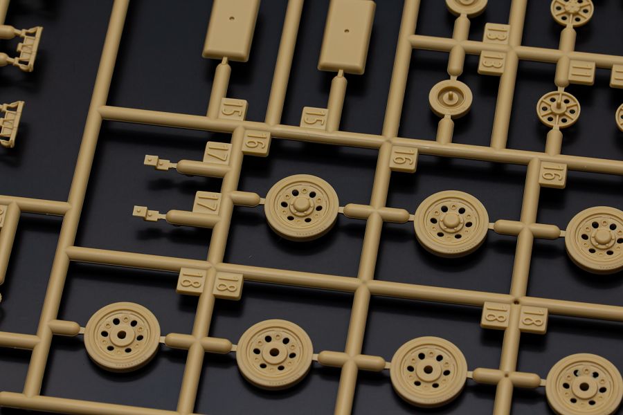 [아카데미 과학] 1/35 독일 3호전차 N형 아프리카 군단 런너 사진_40.png